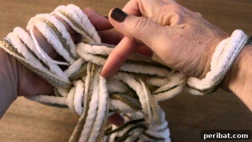 23 Ingenious Arm Knitting Projects and Essential Techniques 11 Mastering the Purl Stitch: Arm Knitting Variation
