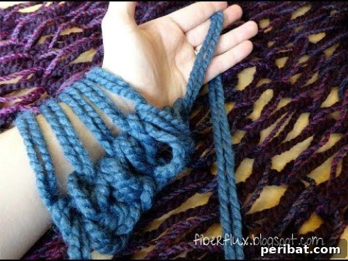 23 Ingenious Arm Knitting Projects and Essential Techniques 14 The ‘Net’ Scarf: Arm Knitting Basics for Beginners