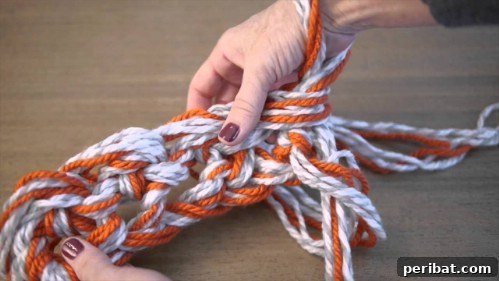 23 Ingenious Arm Knitting Projects and Essential Techniques 23 There’s Arm Crocheting Too! Single Crochet Cowl