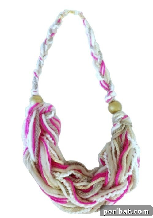 23 Ingenious Arm Knitting Projects and Essential Techniques 7 An Arm Knitting Necklace: Unique Statement Accessory