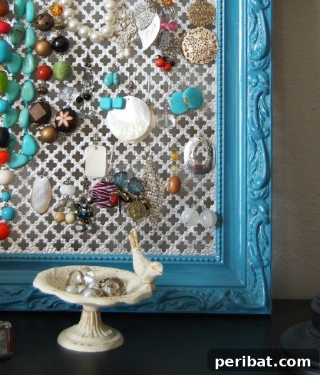 100 Awesome DIY Christmas Gifts People Will Rave About 31 Jewelry Display