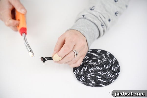 Melting rope with lighter