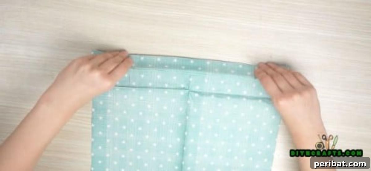 5 Instant Napkin Folds to Amaze Your Guests 17 Fan Napkin Step 2: Accordion Folding the Entire Napkin